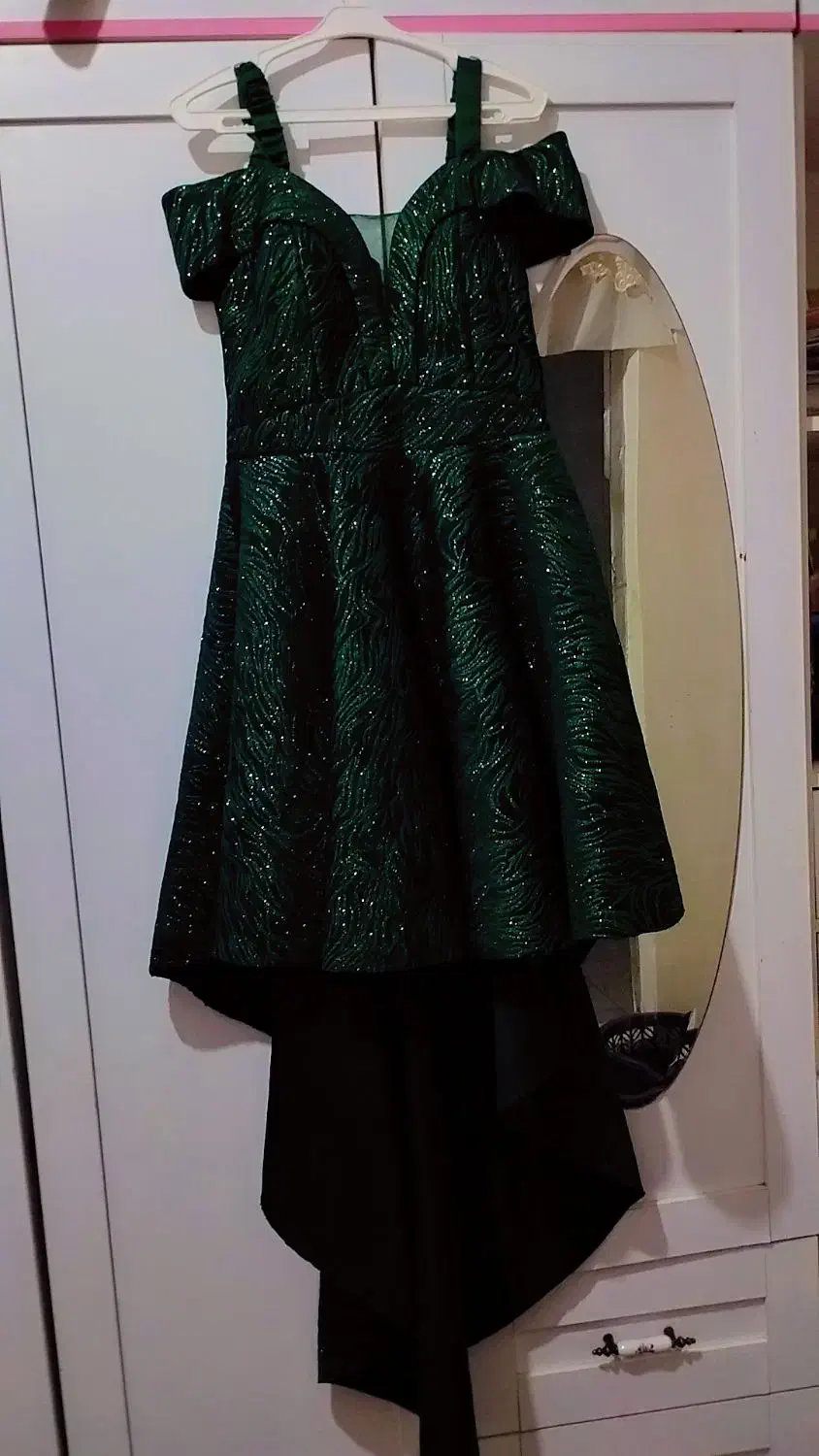 لباس سبز مجلسی|لباس|باقرشهر, |دیوار