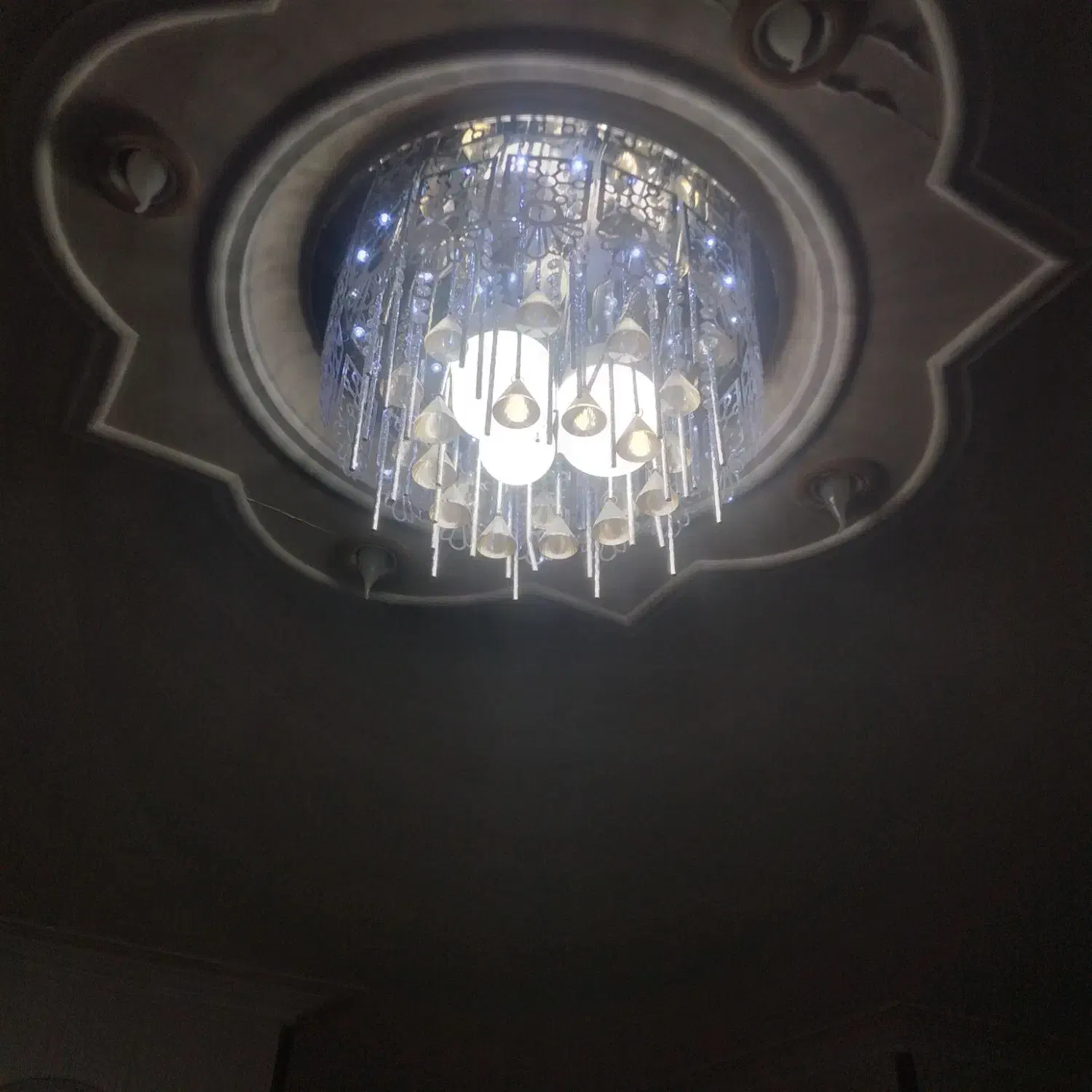 لوستر کنترل دار|لوستر و چراغ آویز|کرج, بنیاد|دیوار