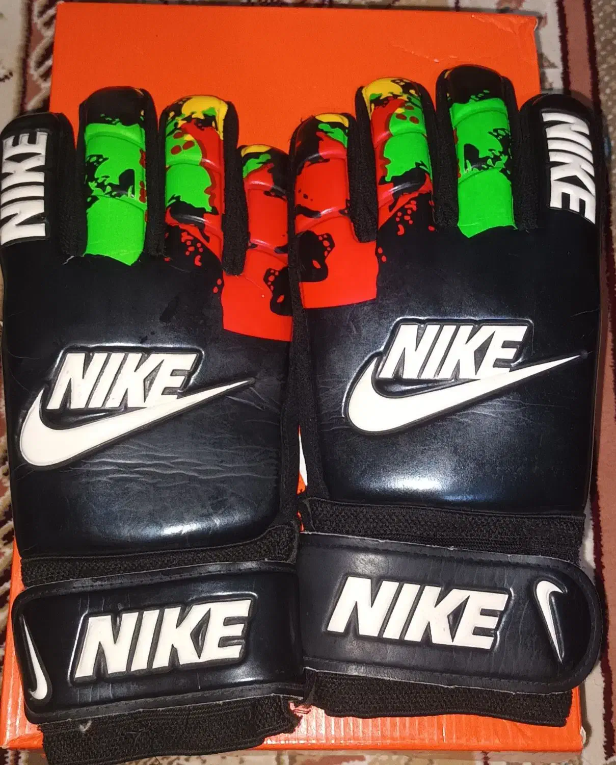 دستکش دروازه بانی|تجهیزات ورزشی|قم, باغ شریفی|دیوار