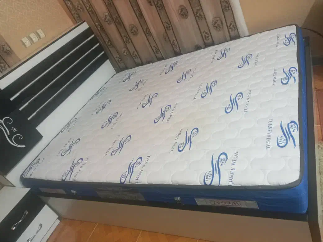 تشک تخت دو نفره درحد بسیار تمیز|تشک تختخواب|گنبد کاووس, |دیوار