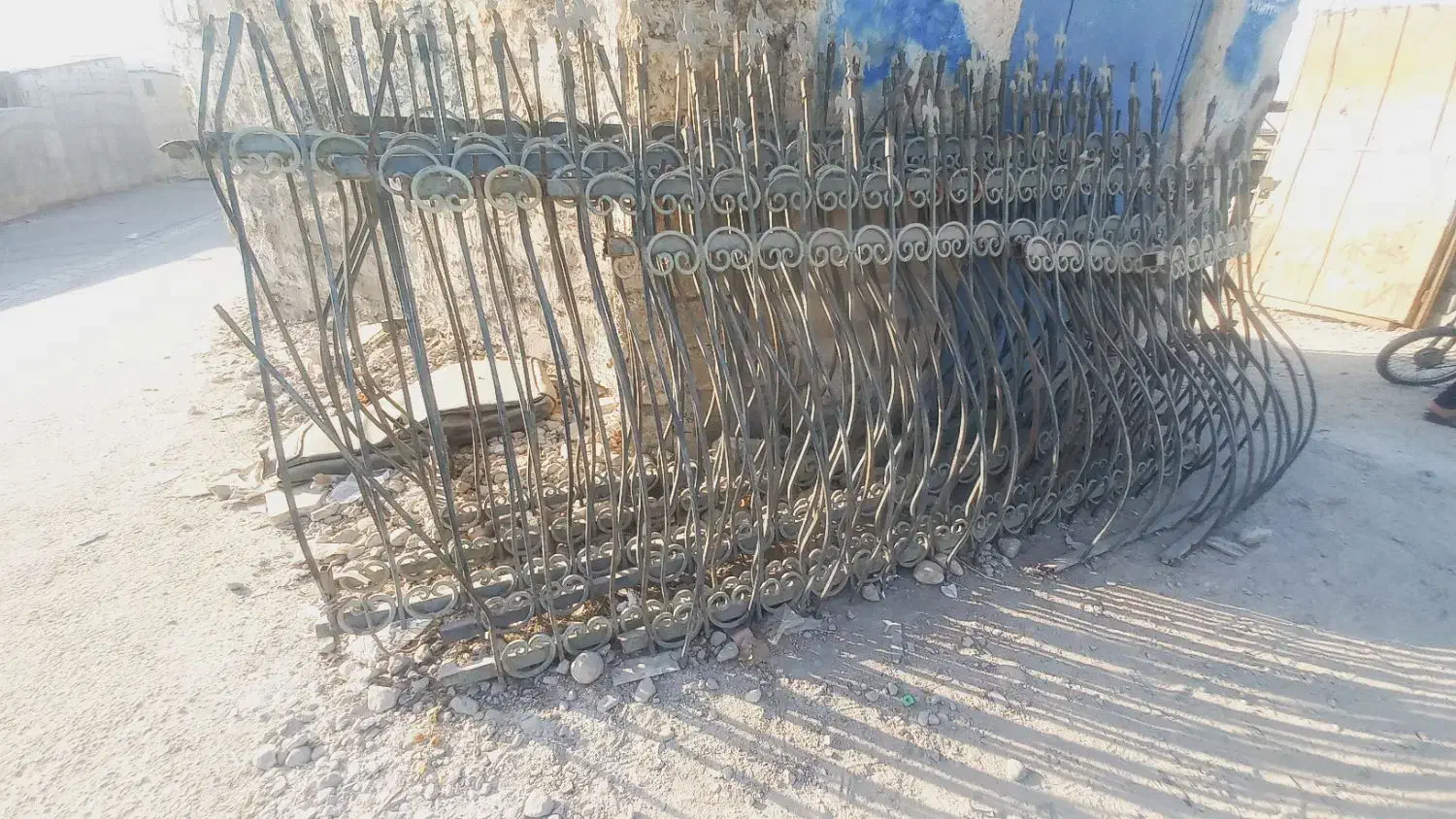 نرده حفاظ دیوار ساختمان|مصالح و تجهیزات ساختمان|برازجان, |دیوار