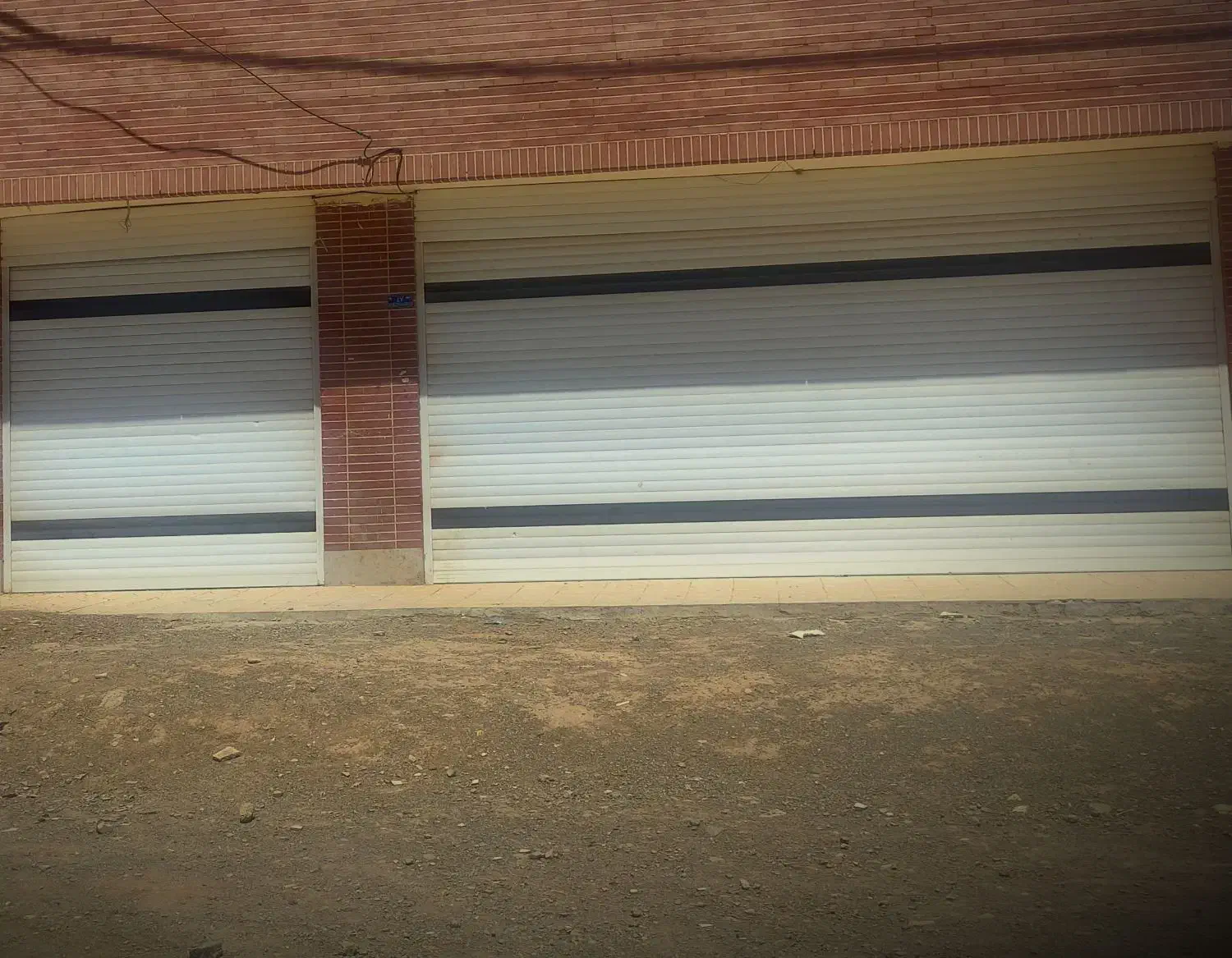 مغازه تمام سرامیک ودرب برقی شیشه سکوریت|اجارهٔ مغازه و غرفه|شاهینشهر, شهرک گلدیس|دیوار