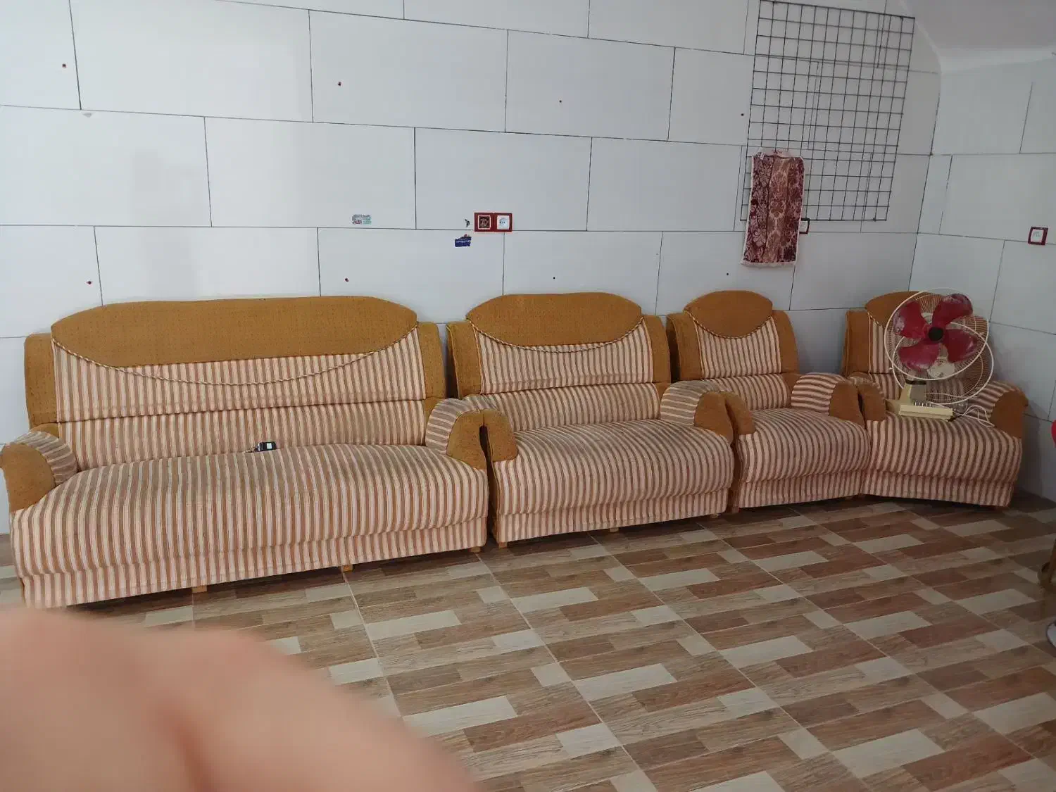 دکورارایشگاه و یه دست مبل اشانتیون|آرایشگاه و سالنهای زیبایی|نهاوند, |دیوار