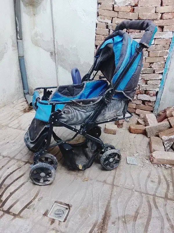 با سلام یک کالسکه سالم سالم به فروش میرسد|کالسکه و لوازم جانبی|قزوین, |دیوار