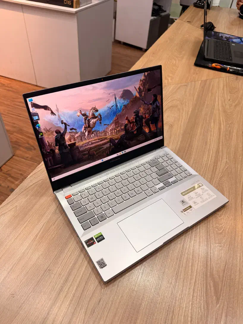 ایسوس vivobook OLED|رایانه همراه|شیراز, ملاصدرا|دیوار