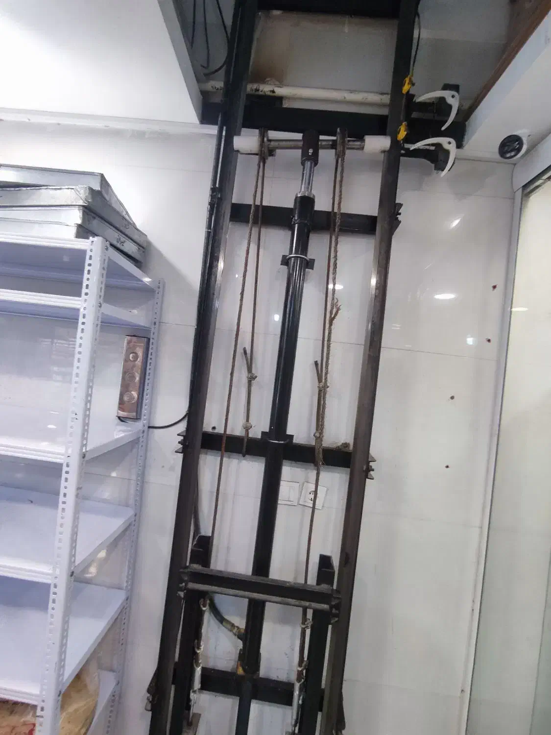 تعمیر انواع بالابر و اسانسور روغنی و بکسلی|خدمات پیشه و مهارت|قم, قلعه یزدیها|دیوار