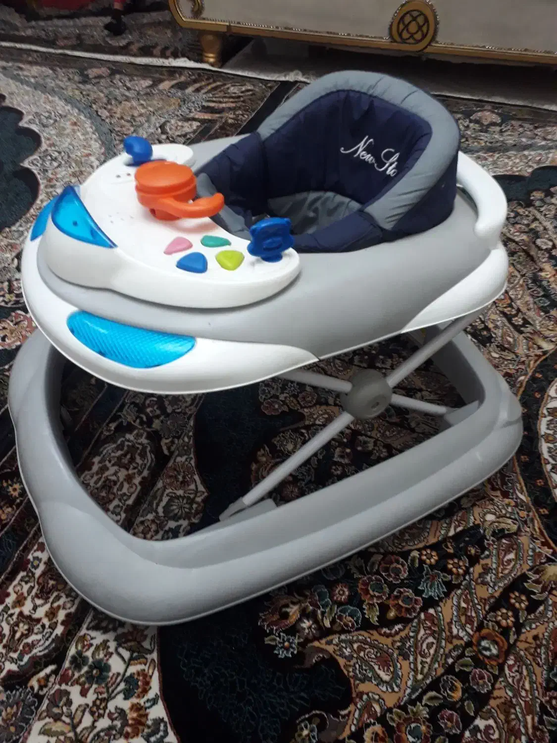 روروئک|کالسکه و لوازم جانبی|چهارباغ, |دیوار