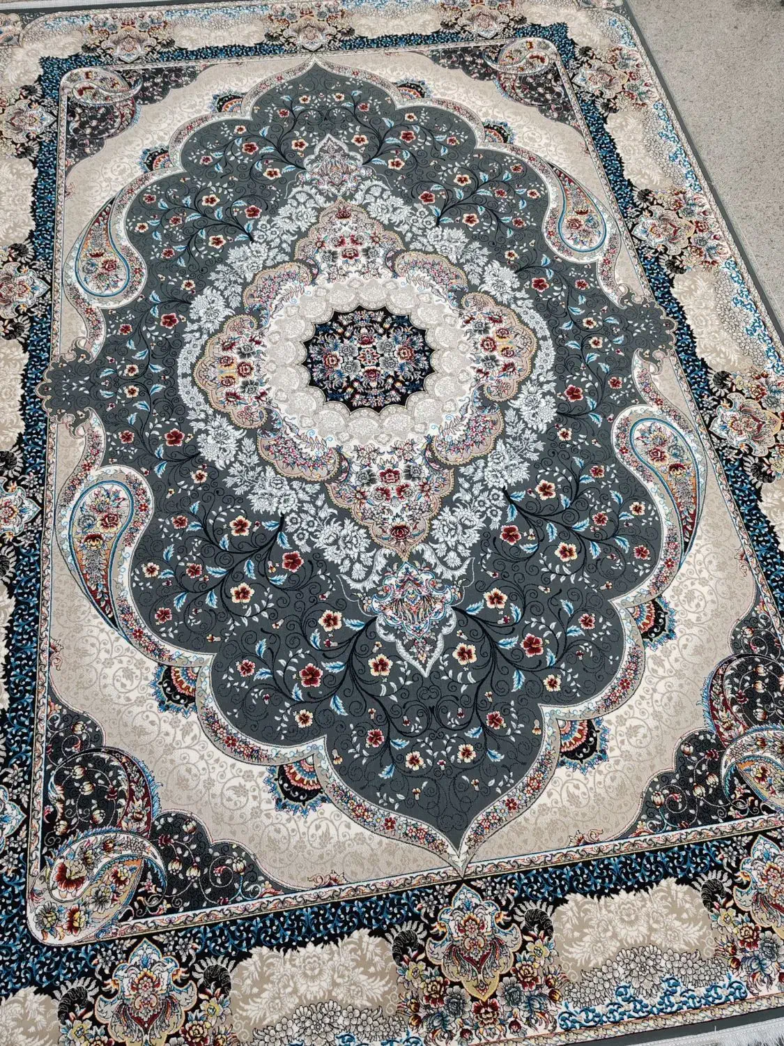 6 تخته فرش 9متری طرح سوگند زمینه دلفینی 700شانه|فرش|قم, نیروگاه|دیوار