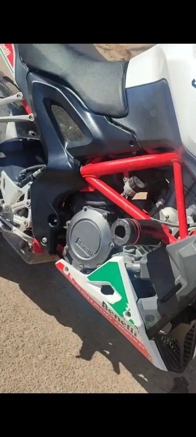 بنلی ۲۵۰فروشی|موتورسیکلت|تربتحیدریه, فردوسی جنوبی|دیوار