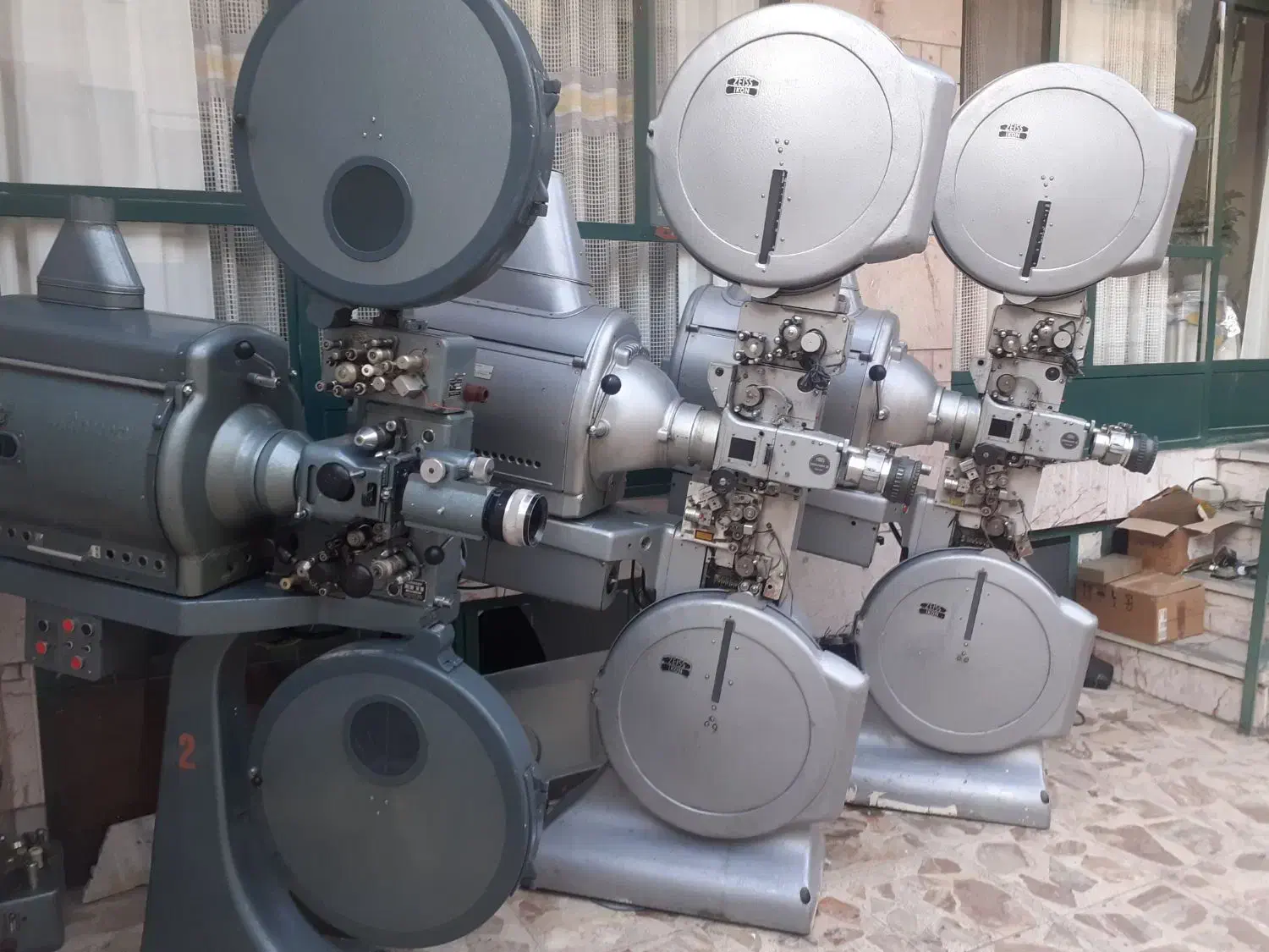 قیمت بصورت توافقی|کلکسیون اشیاء عتیقه|تهران, فردوسی|دیوار