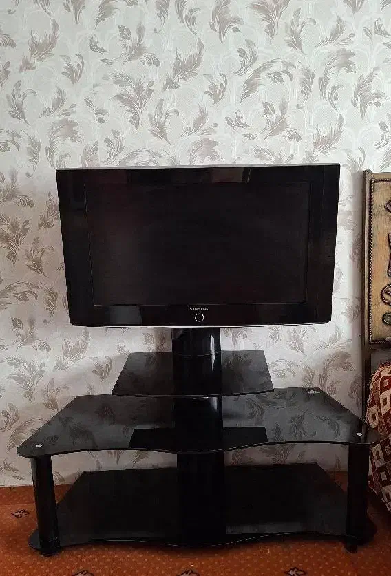 تلویزیون / میز|تلویزیون و پروژکتور|مشهد, مصلی (کارمندان اول)|دیوار