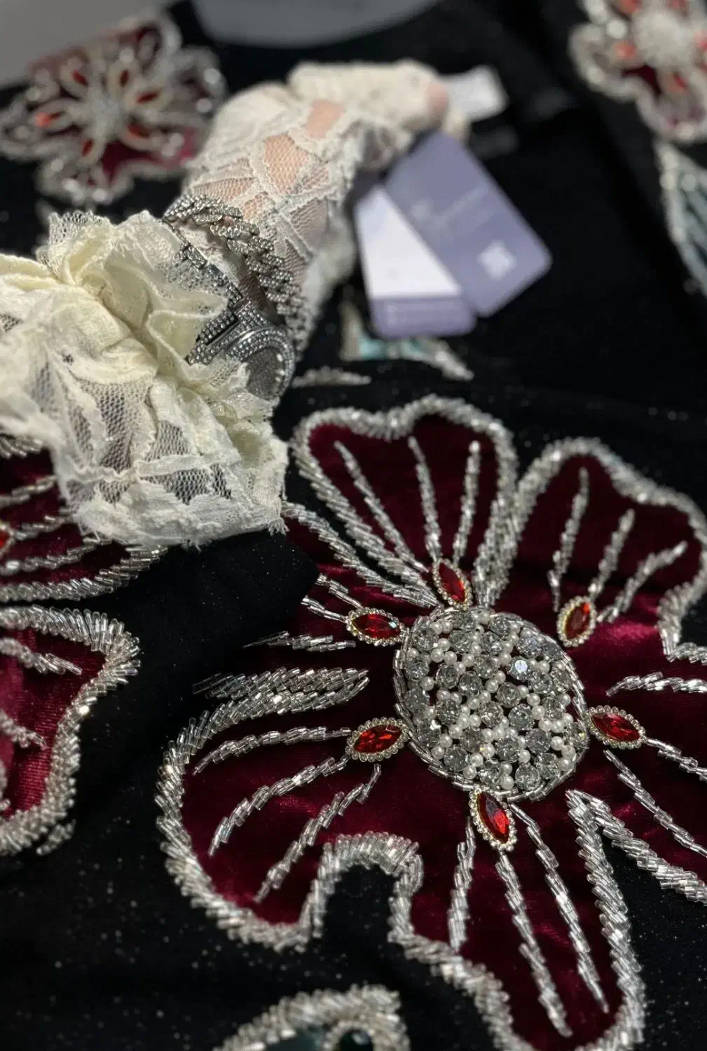 جواهر دوزی لباس مجلسی و چادر عروس|لباس|کرمان, |دیوار