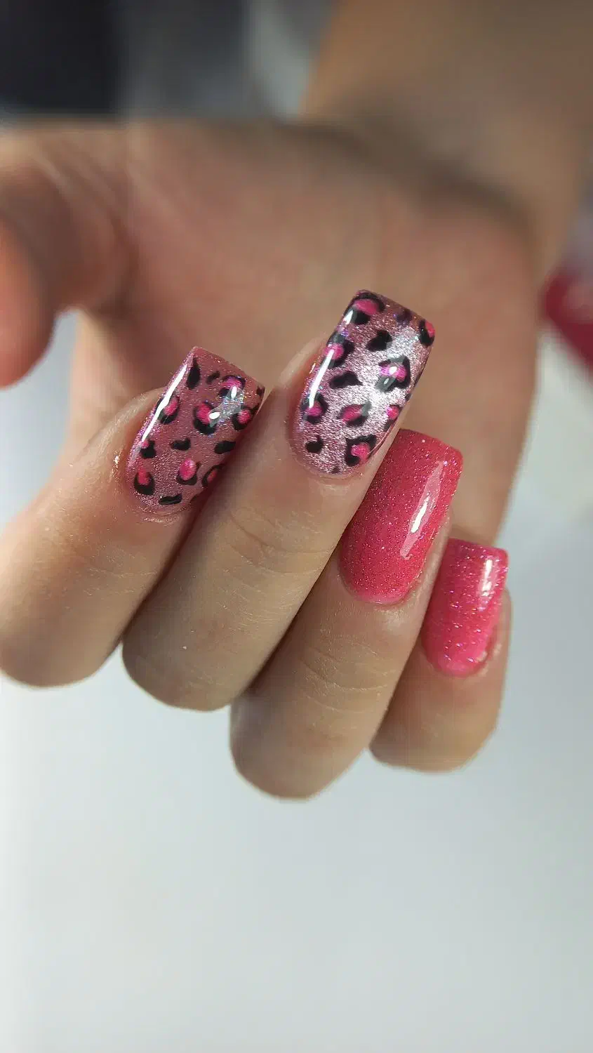 خدمات تخصصی ناخن ( متریال ژل)|خدمات آرایشگری و زیبایی|رشت, حاجی آباد|دیوار