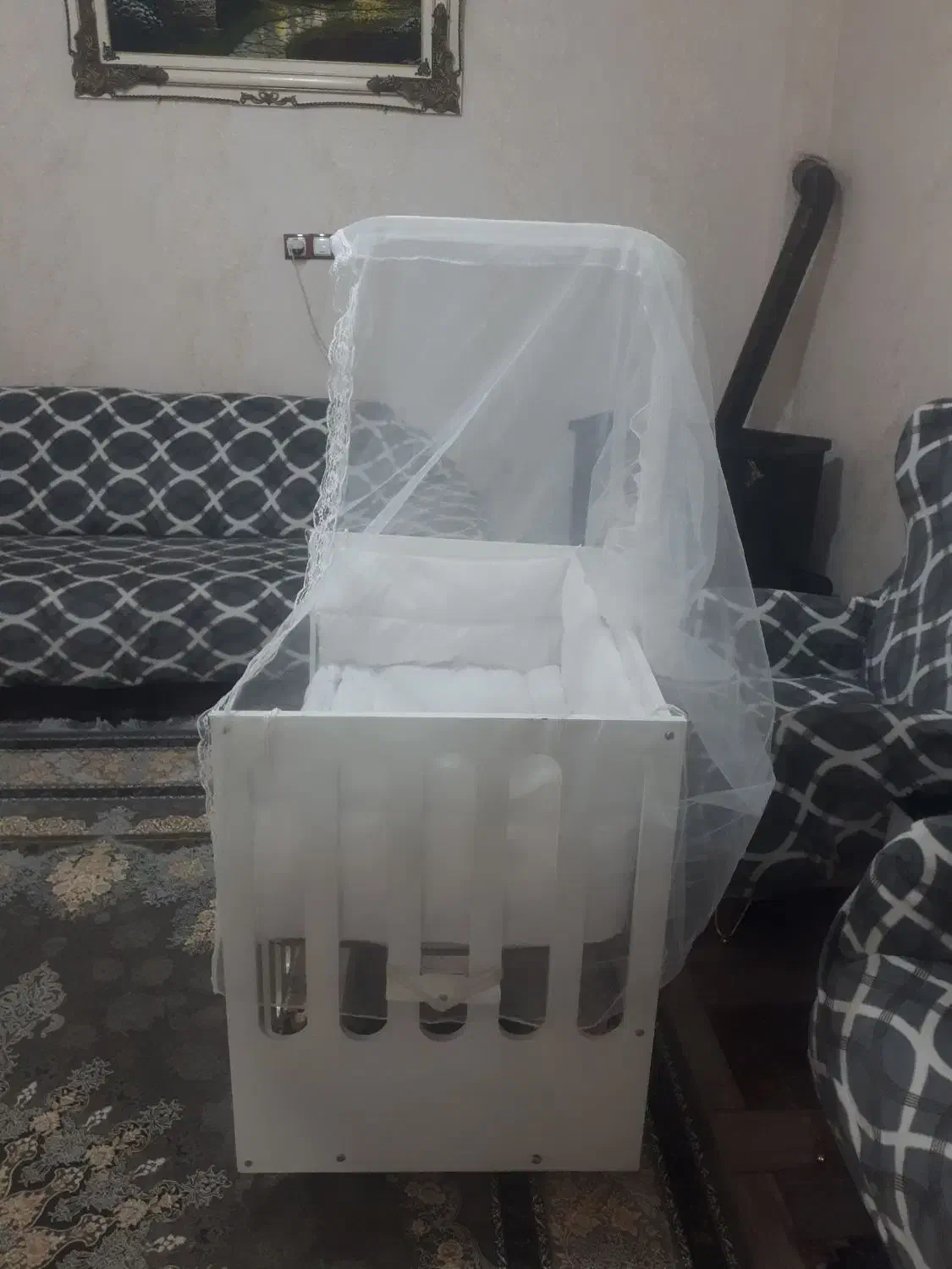 گهواره بچه|تخت و سرویس خواب|خوی, |دیوار