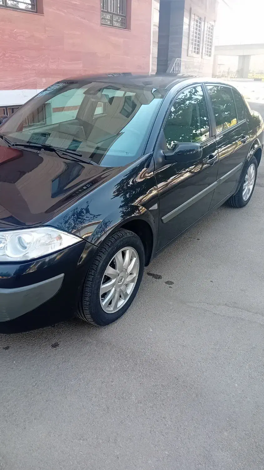 مگان ۲۰۰۰ اتوماتیک|خودرو سواری و وانت|شیراز, درکی|دیوار