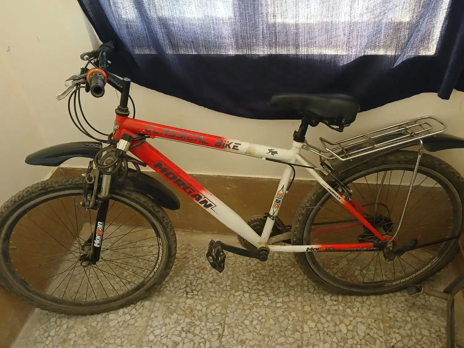 دوچرخه ۲۶|دوچرخه، اسکیت، اسکوتر|صدرا-فارس, فاز ۱|دیوار