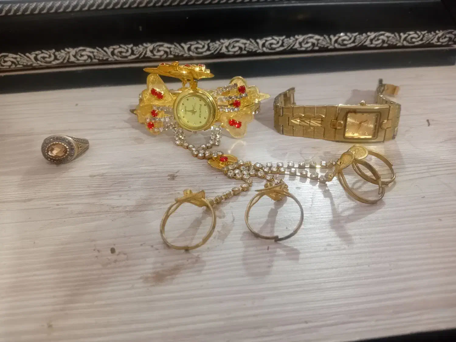 ۲عددساعت طرح دستبند|بدلیجات|بوژگان, |دیوار