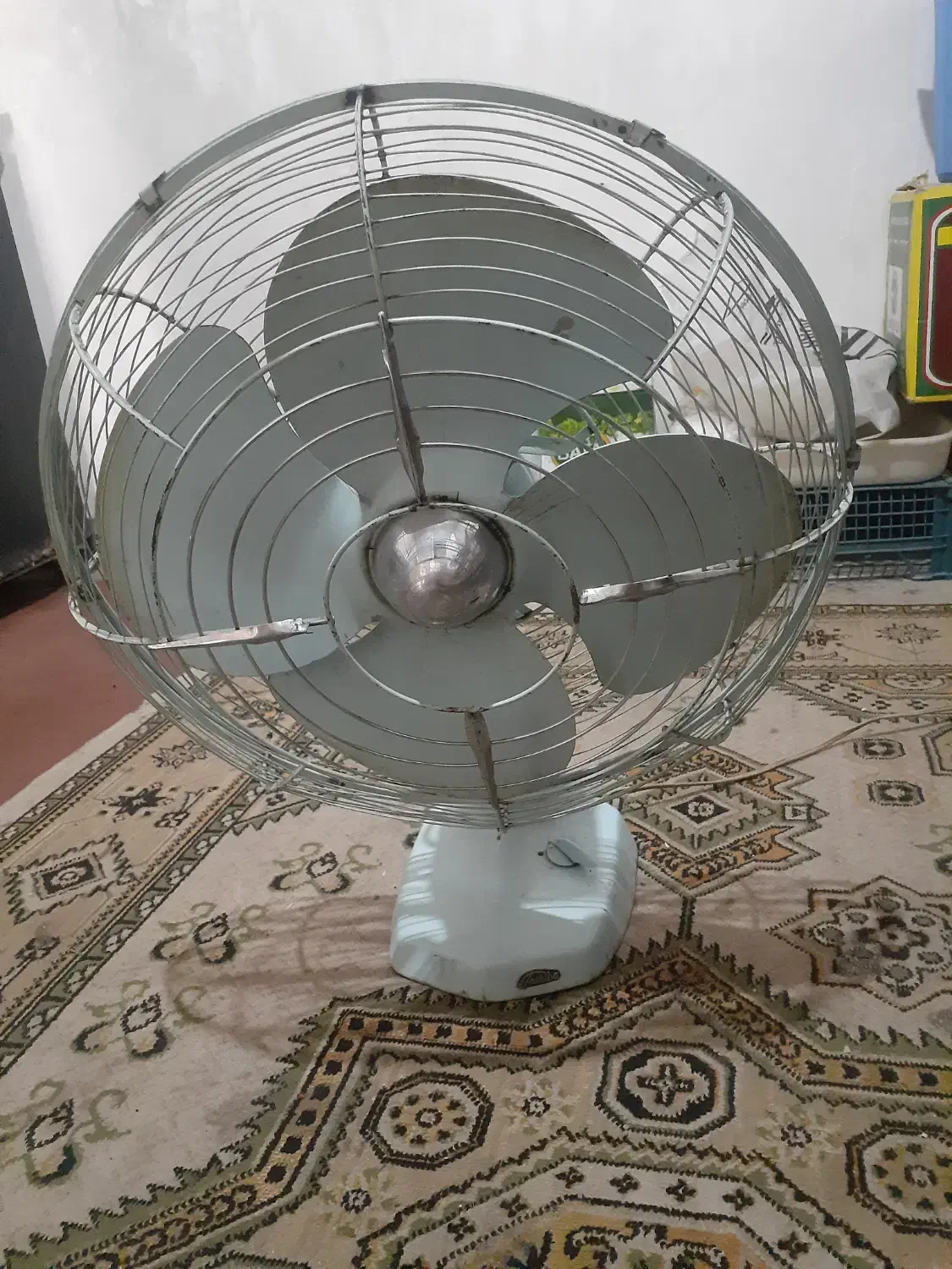 پنکه تمام فلزی خیلی قدیمی سالم|پنکه و تصفیه‌کنندهٔ هوا|آبدانان, |دیوار