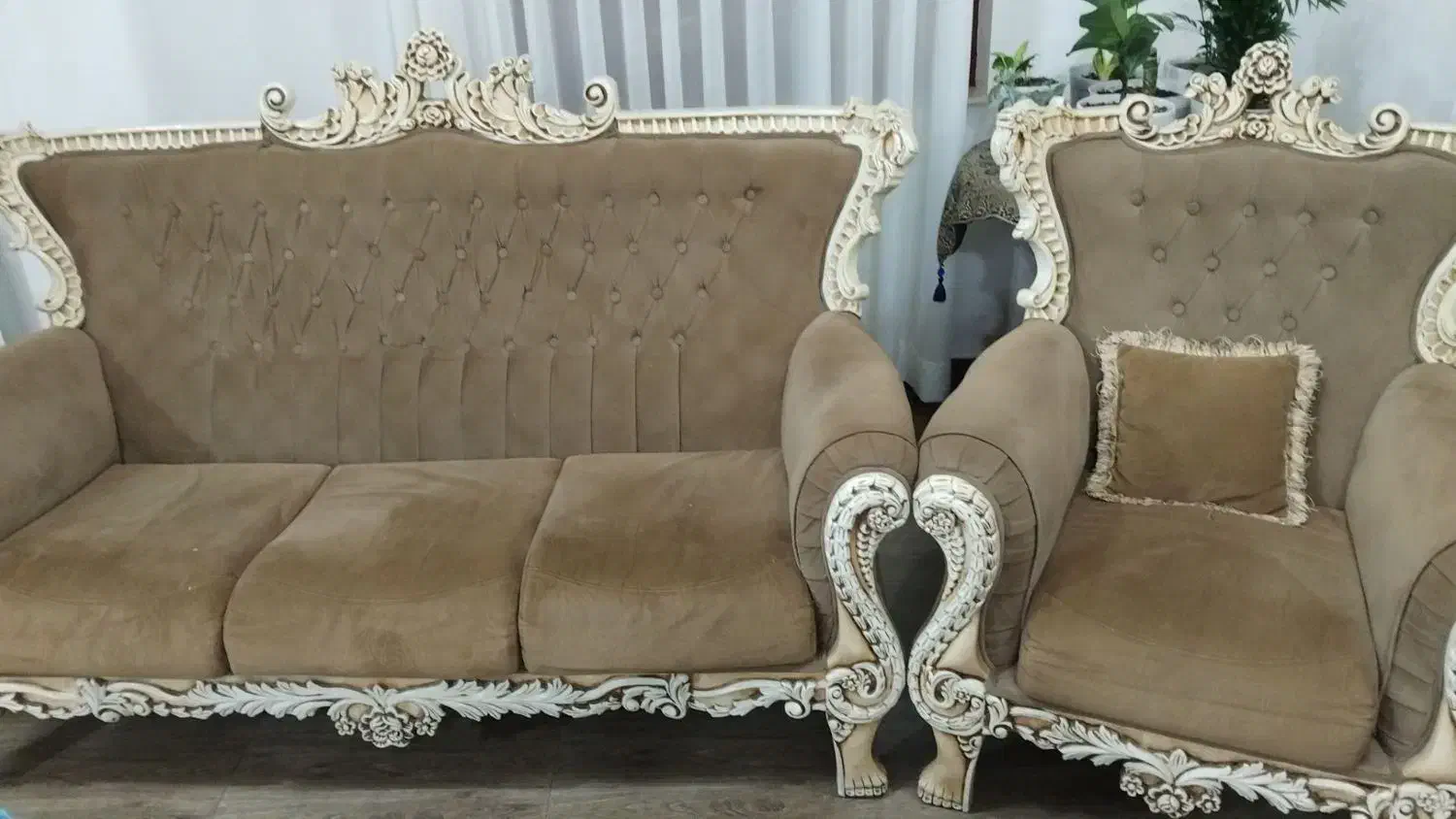 یک دست مبل ۷نفره سالم|مبلمان خانگی و میز عسلی|فومن, |دیوار