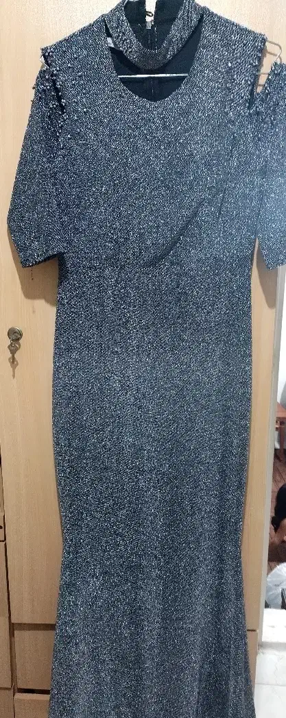 لباس مجلسی|لباس|رشت, حومه رشت|دیوار