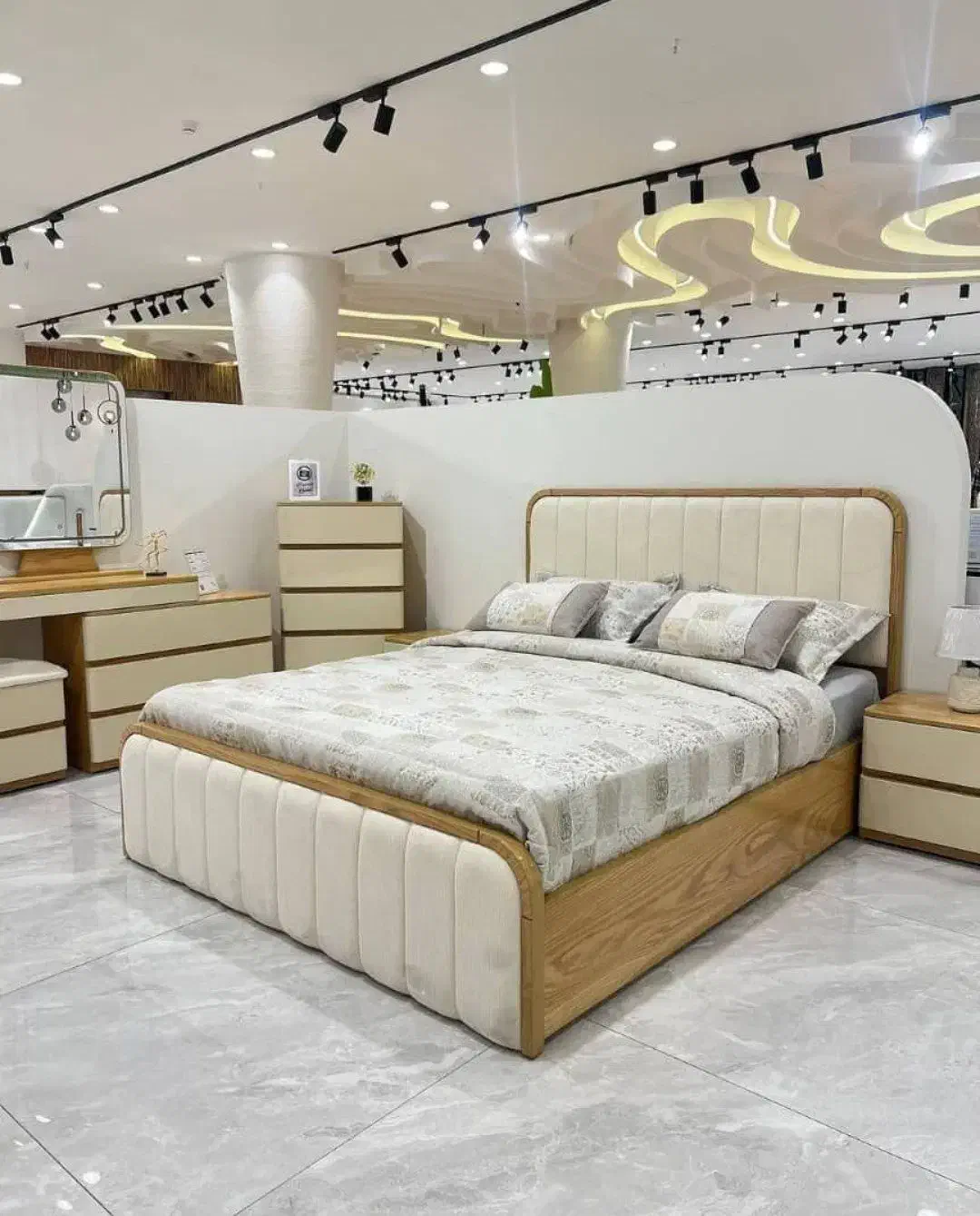 انواع سرویس خواب و مبلمان|تخت و سرویس خواب|بردسیر, |دیوار