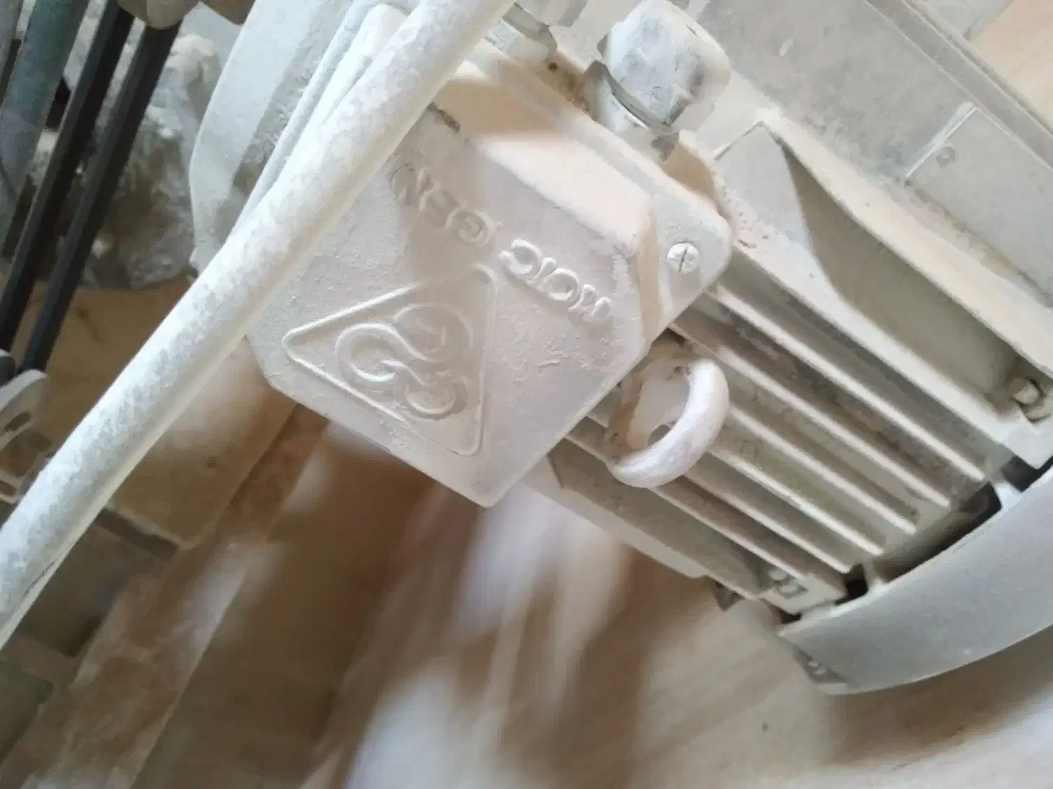 دستگاه برش سنگ پرس آبی|ماشین‌آلات صنعتی|اصفهان, گورت|دیوار