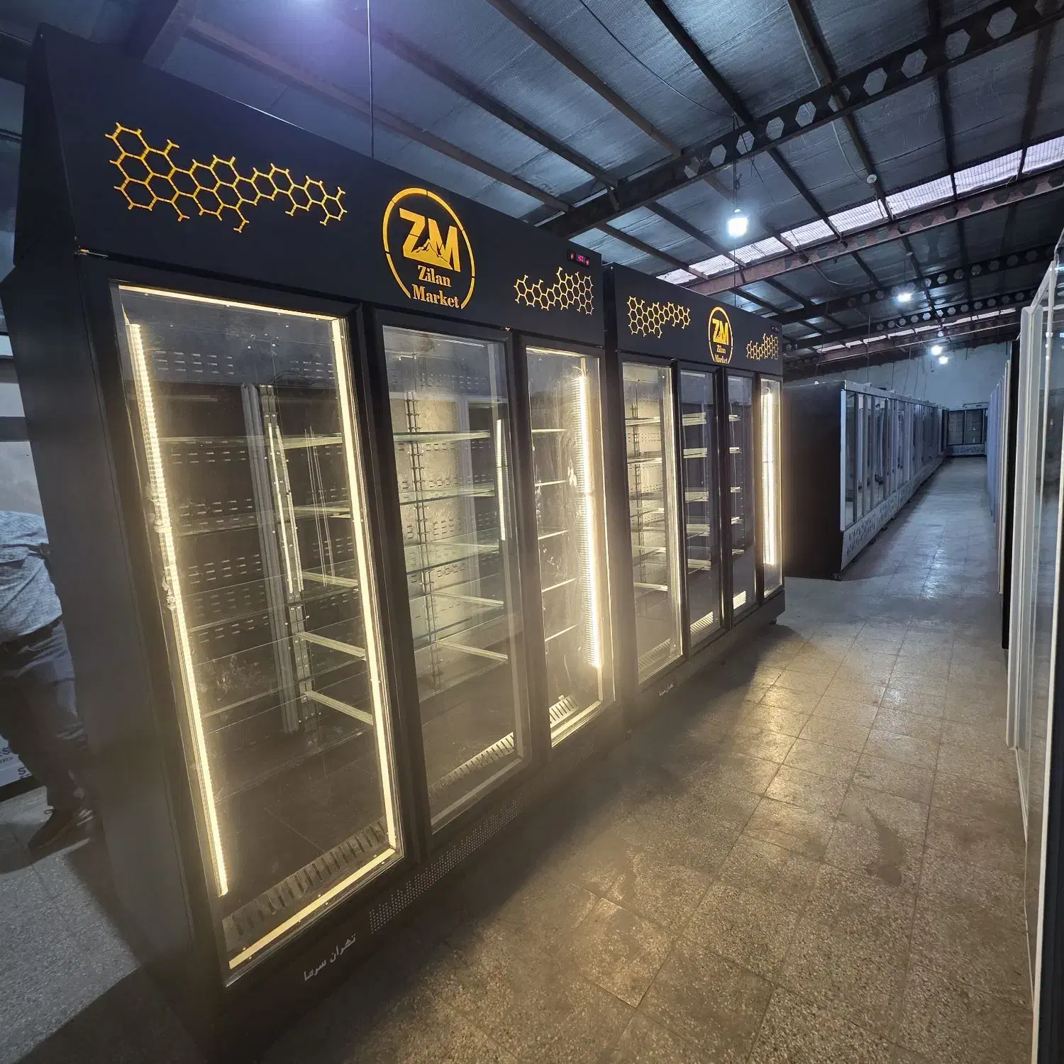 یخچال فریزر ایستاده ویترینی سفارشی دومان ۳در۴در|فروشگاه و مغازه|مشهد, فدک|دیوار