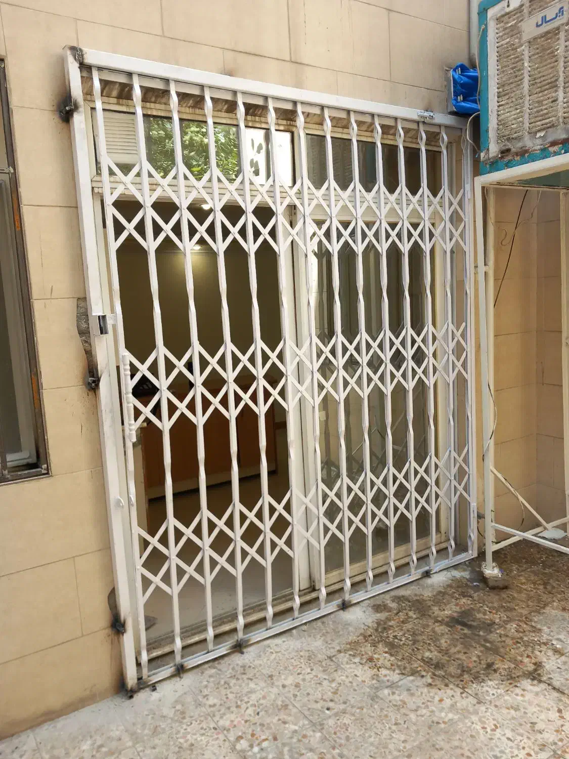 تولید نصب درب آکاردئونی حفاظ درب و پنجره و نرده|خدمات پیشه و مهارت|شهریار, شهرک بهاران (ویره)|دیوار