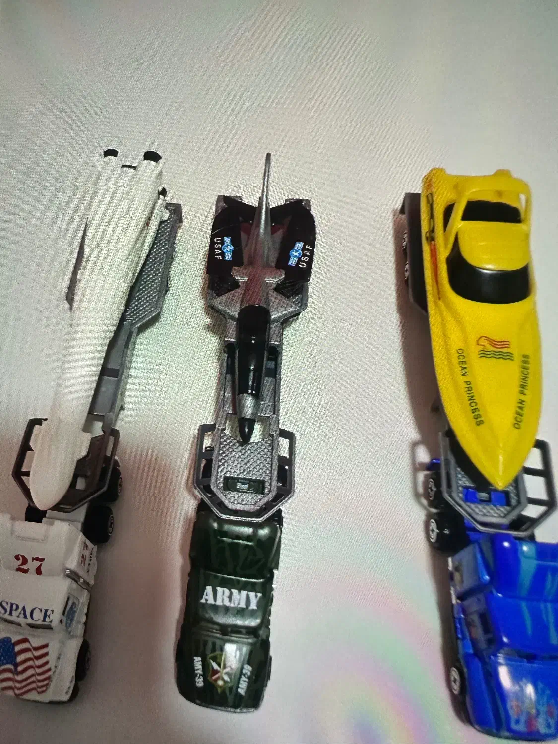 سه تا ماشین|اسباب‌بازی بچه|بابل, |دیوار