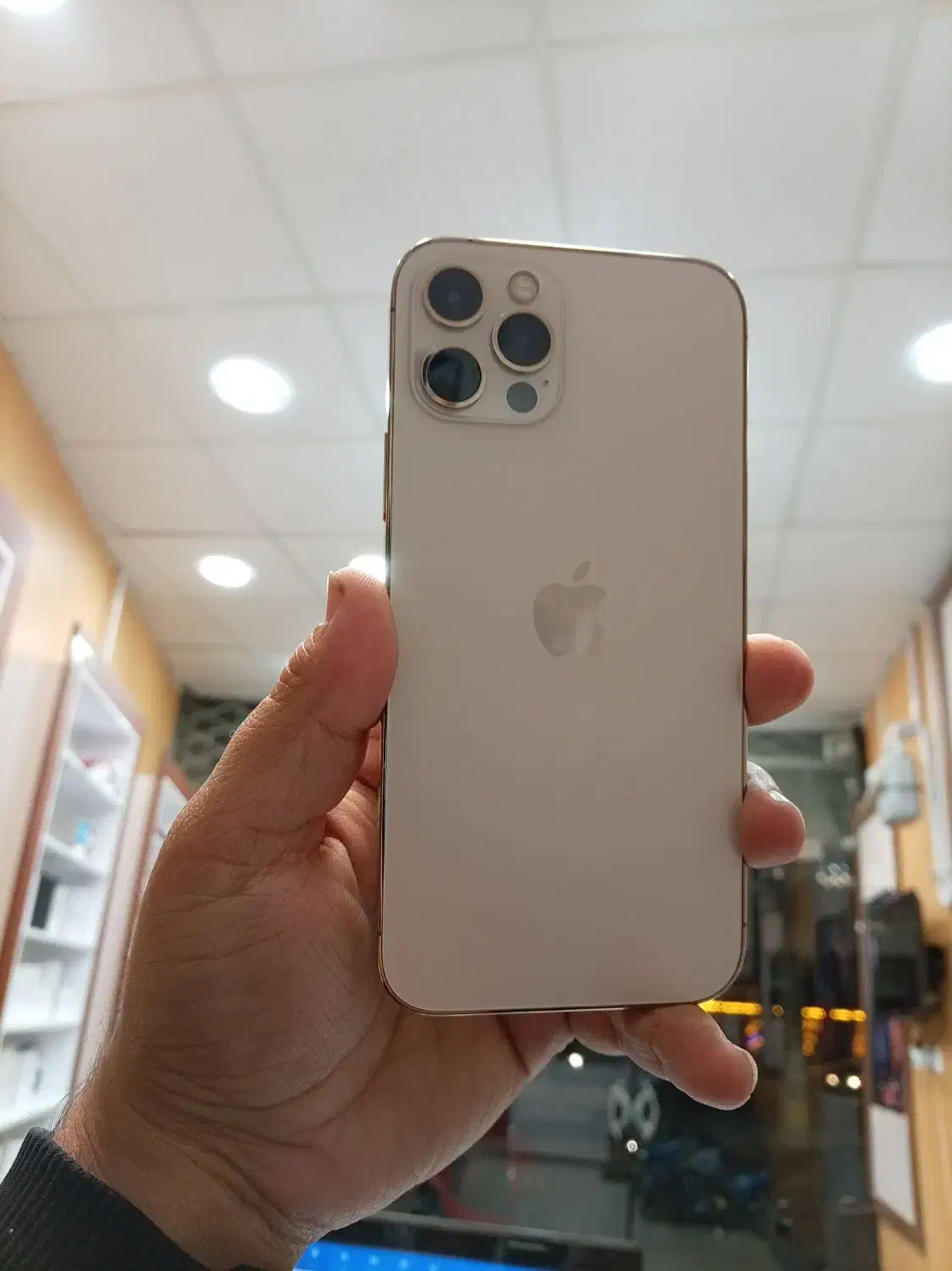 ایفون ۱۲پرو گلد در حد اک|موبایل|سبزوار, فقیه سبزواری|دیوار