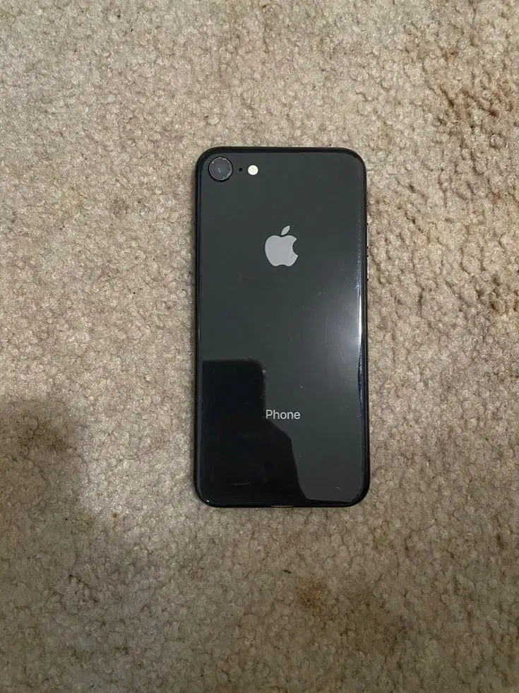 iphone 8 64G|موبایل|ساوه, |دیوار