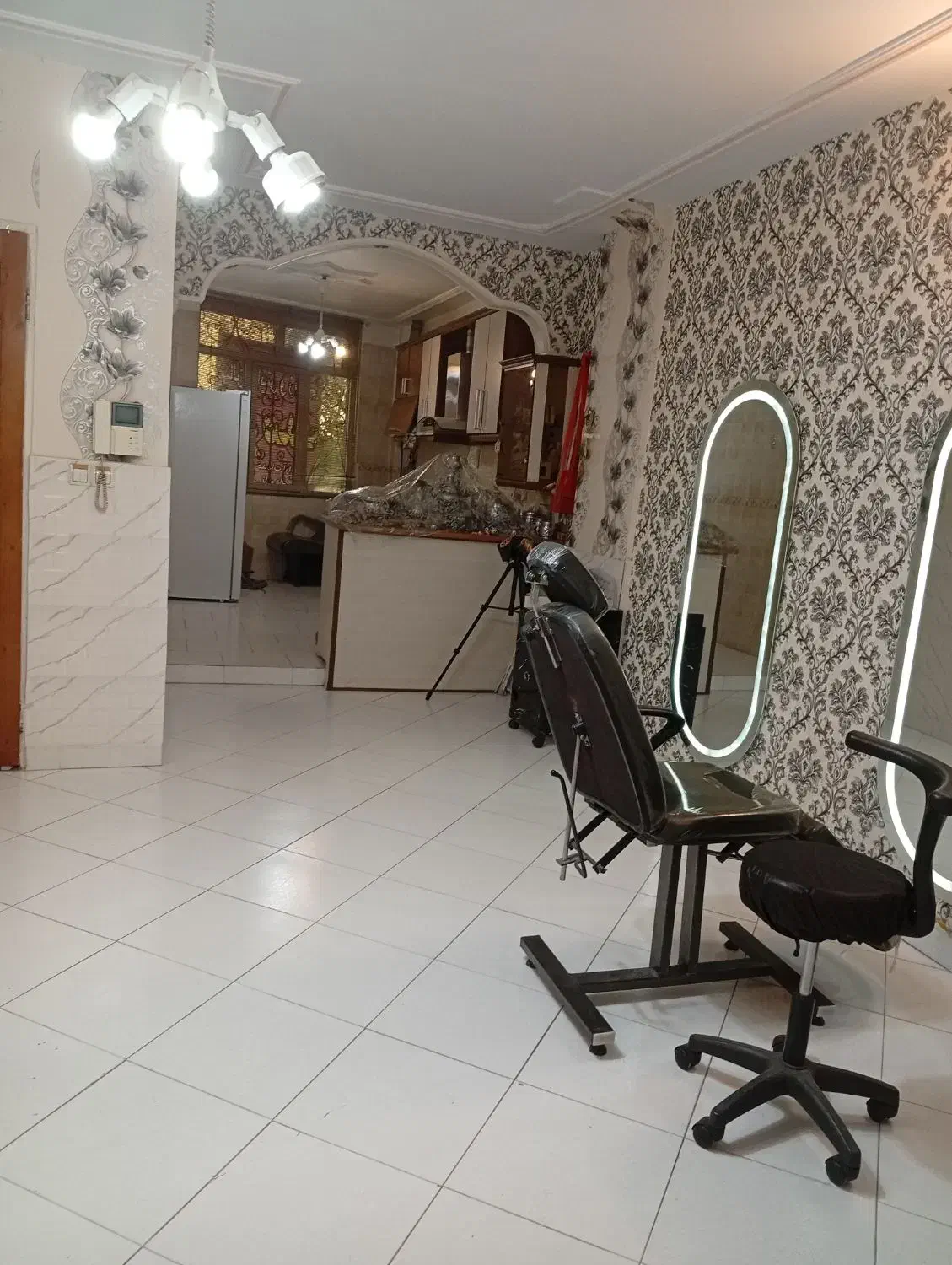 سالن زیبایی بیش از 10 سال سابقه آرایشگاه|اجارهٔ دفتر کار، اتاق اداری، مطب|تهران, چهارصد دستگاه|دیوار