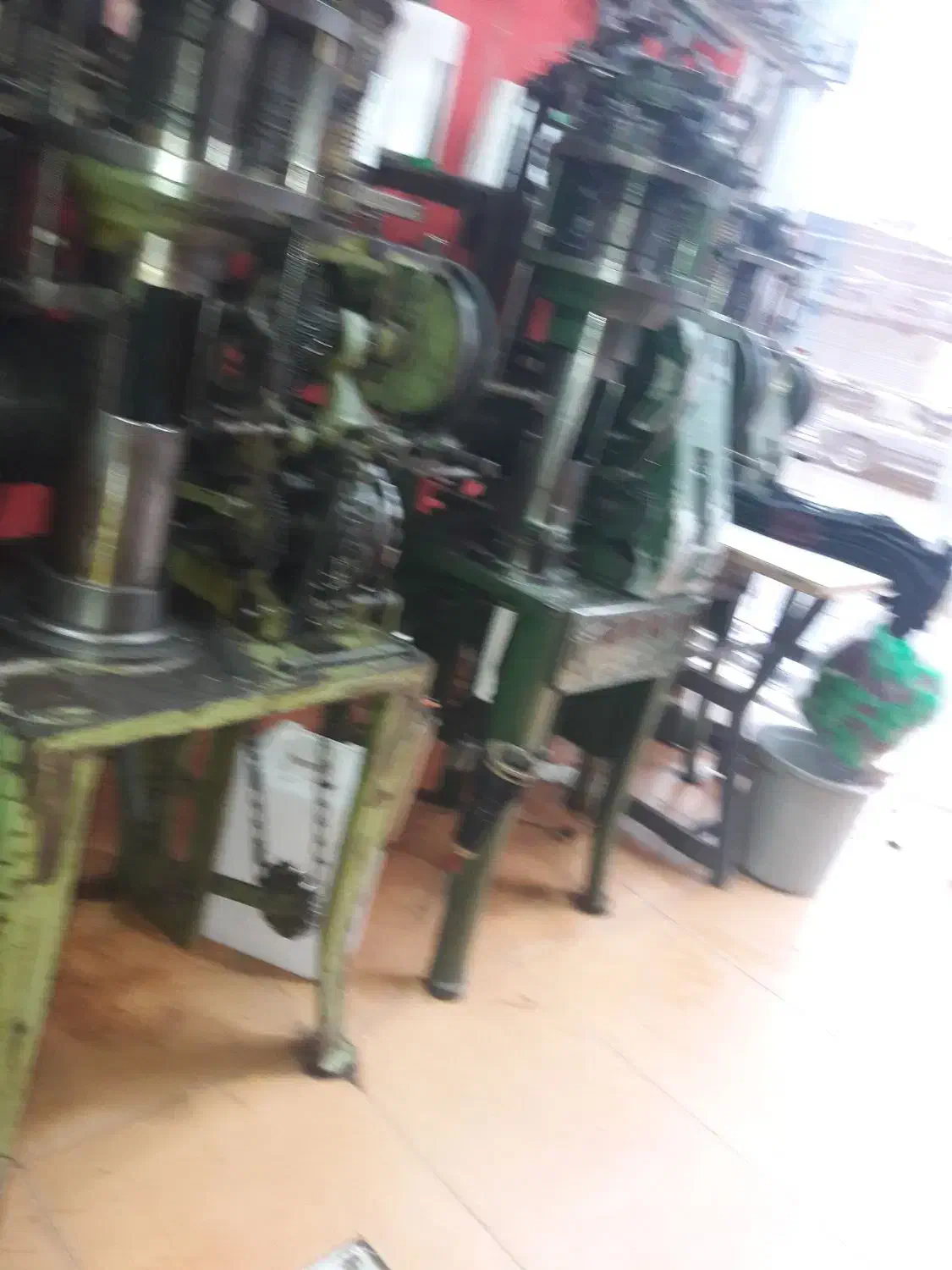 دستگاه جوراب بافی|چرخ خیاطی و ریسندگی|رشت, پیرسرا|دیوار