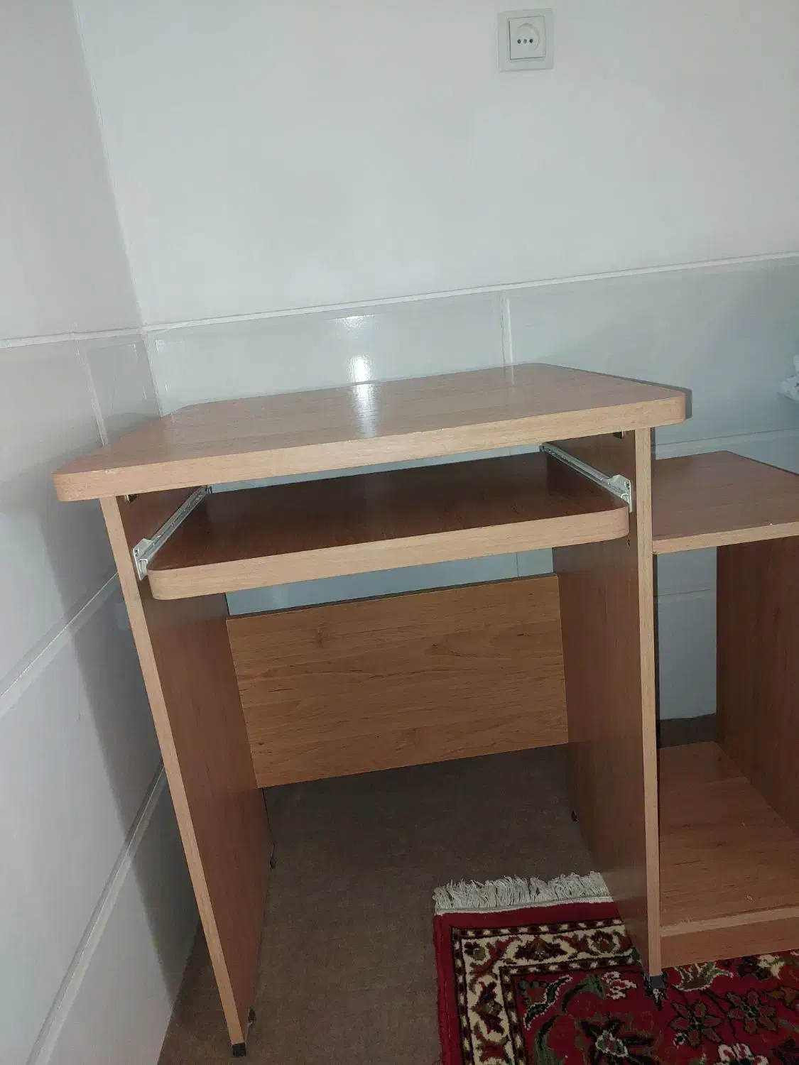 میز تحریر و کامپیوتر|میز تحریر و کامپیوتر|شیراز, محراب|دیوار