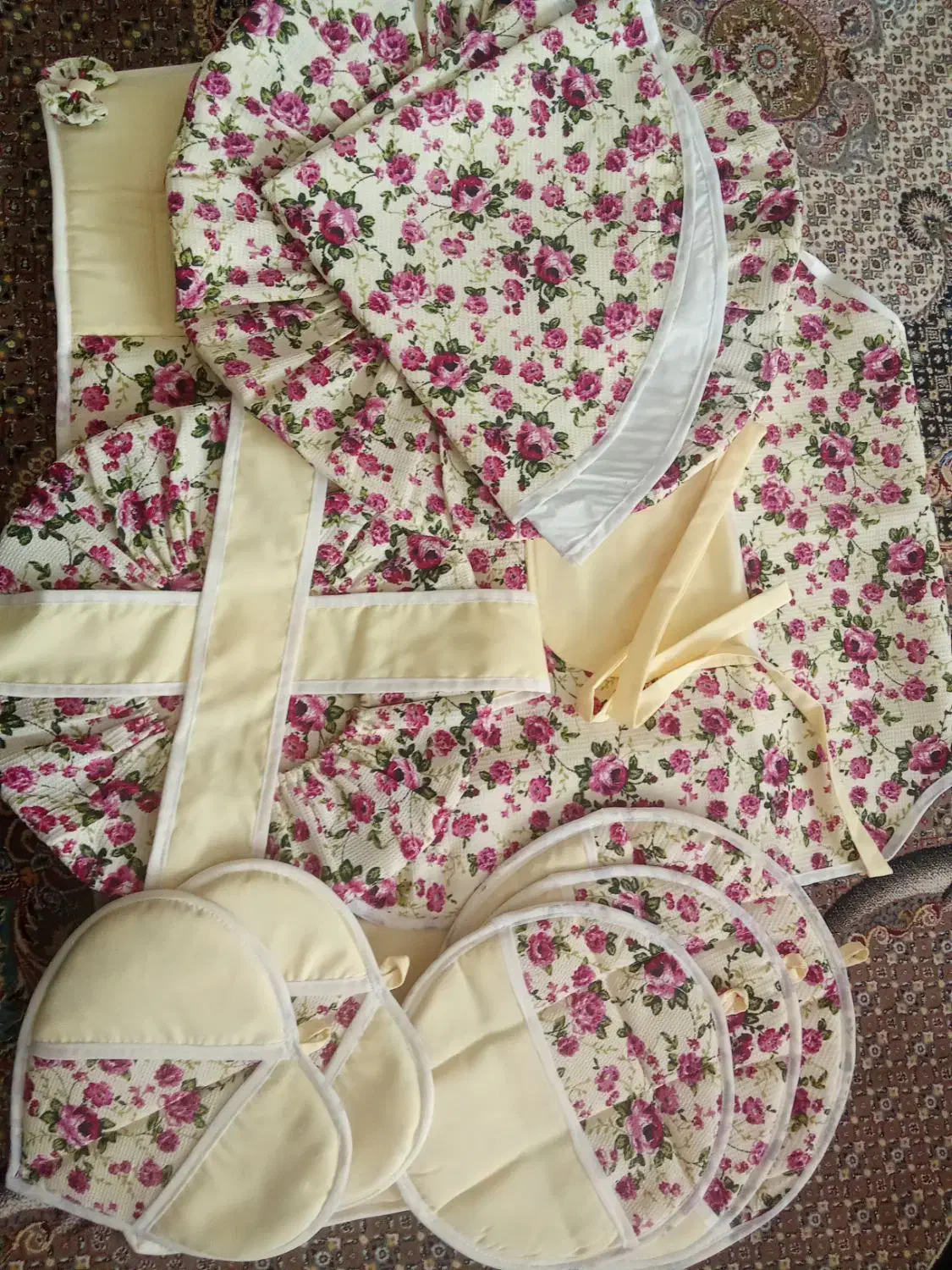 دوخت سرویس اشپز خانه پذیرفته میشود|سفره، حوله، دستمال آشپزخانه|خوی, |دیوار