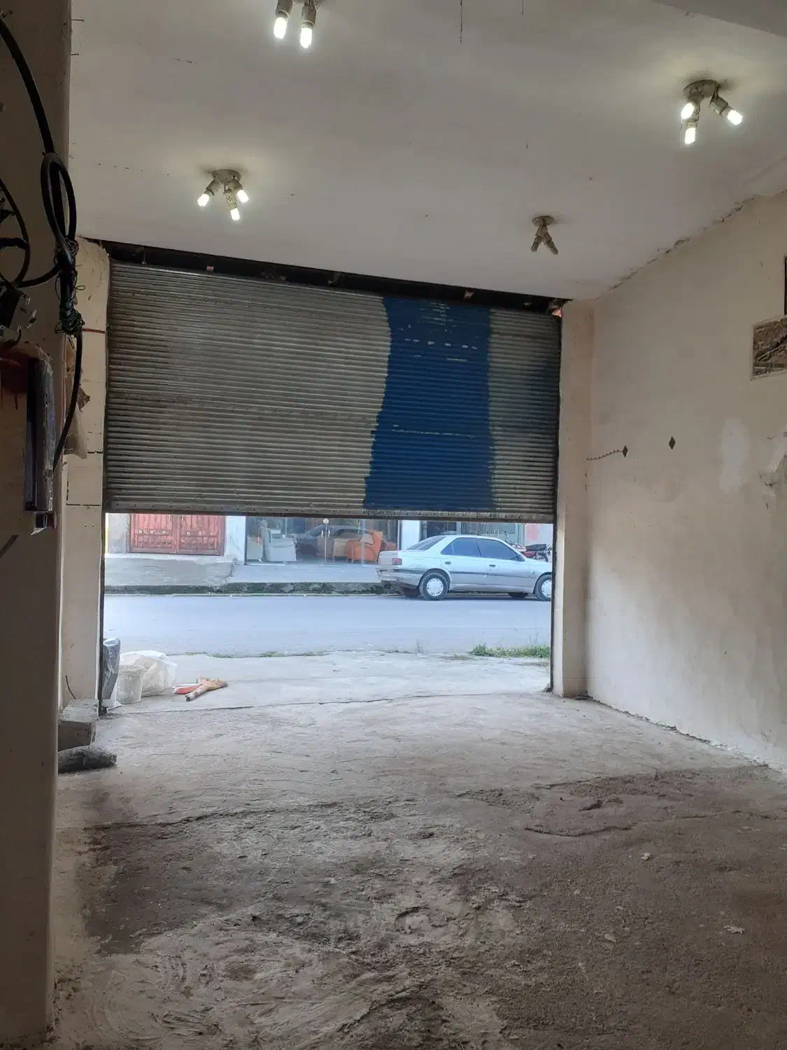 اجاره مغازه  مناسب کار یا انباری سر خیابان اصلی|اجارهٔ مغازه و غرفه|آمل, |دیوار