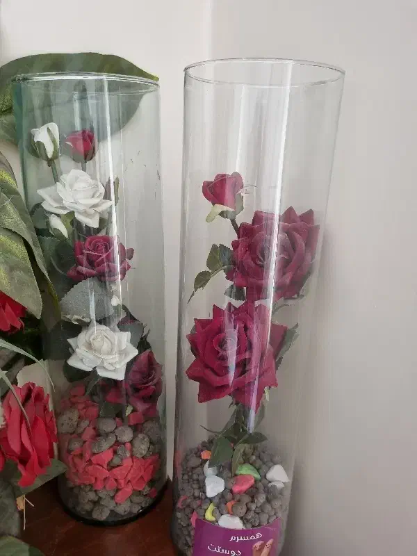 گلدان شیشه ای|گل مصنوعی|تهران, آبشار تهران (دریاچه)|دیوار