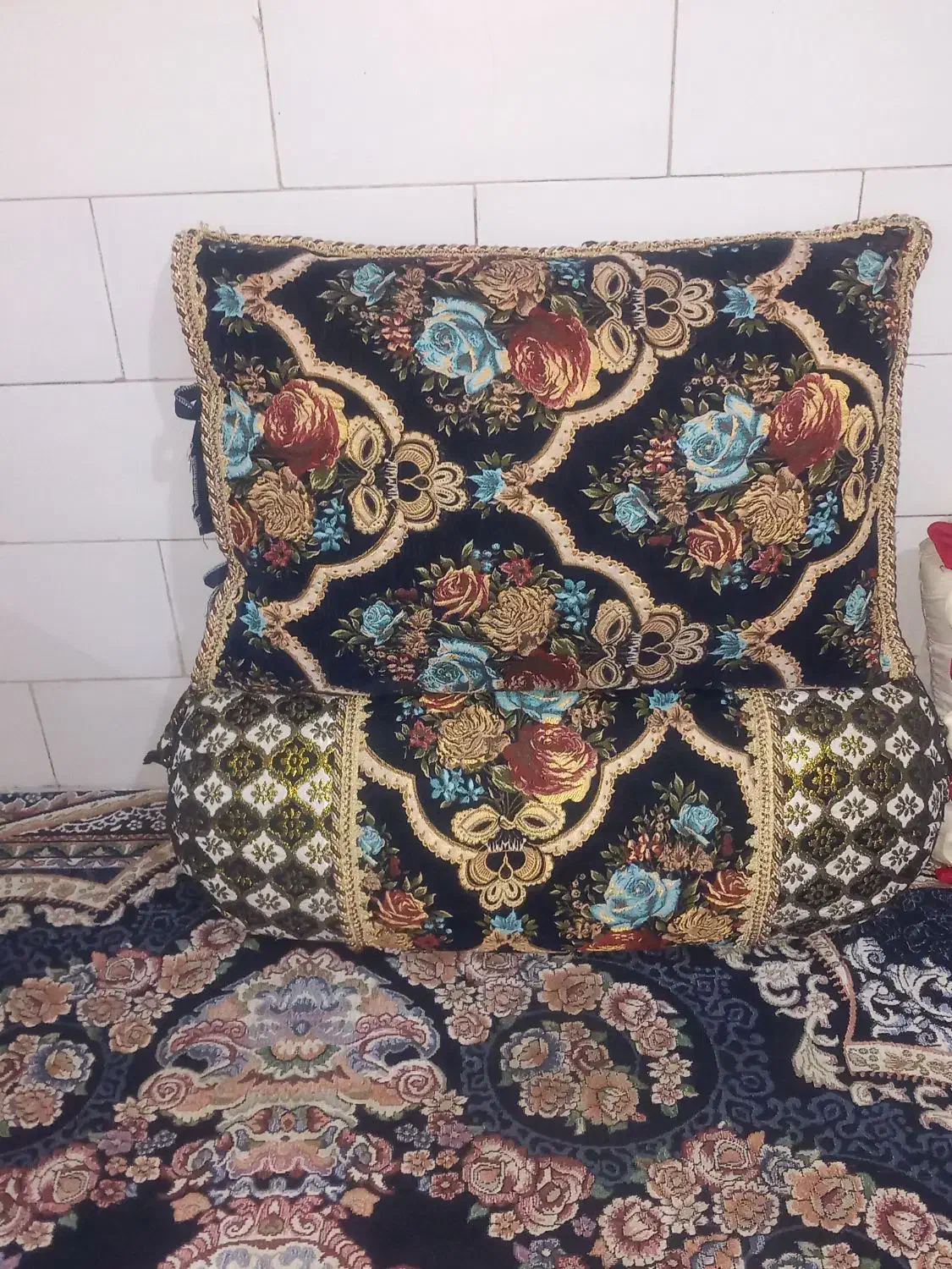 پشتی.کناره|پشتی|یزد, |دیوار