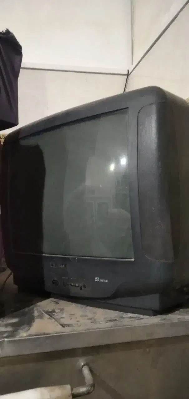 تلویزیون ۲۱اینچ|تلویزیون و پروژکتور|سبزوار, رباط|دیوار