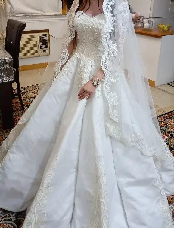 لباس عروس|لباس|صومعه‌سرا, |دیوار