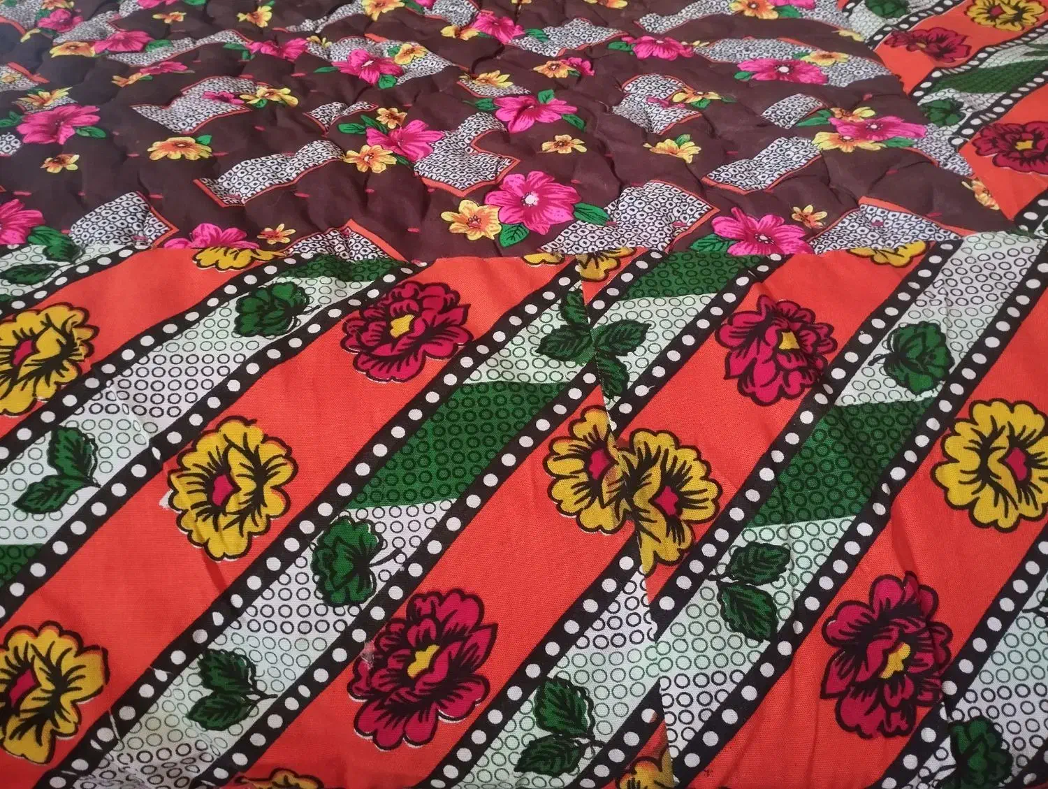 فروش تعدادی پتو لحاف تشک دست بافته نو ولی قدیمی|رختخواب، بالش، پتو|ری, امین آباد|دیوار