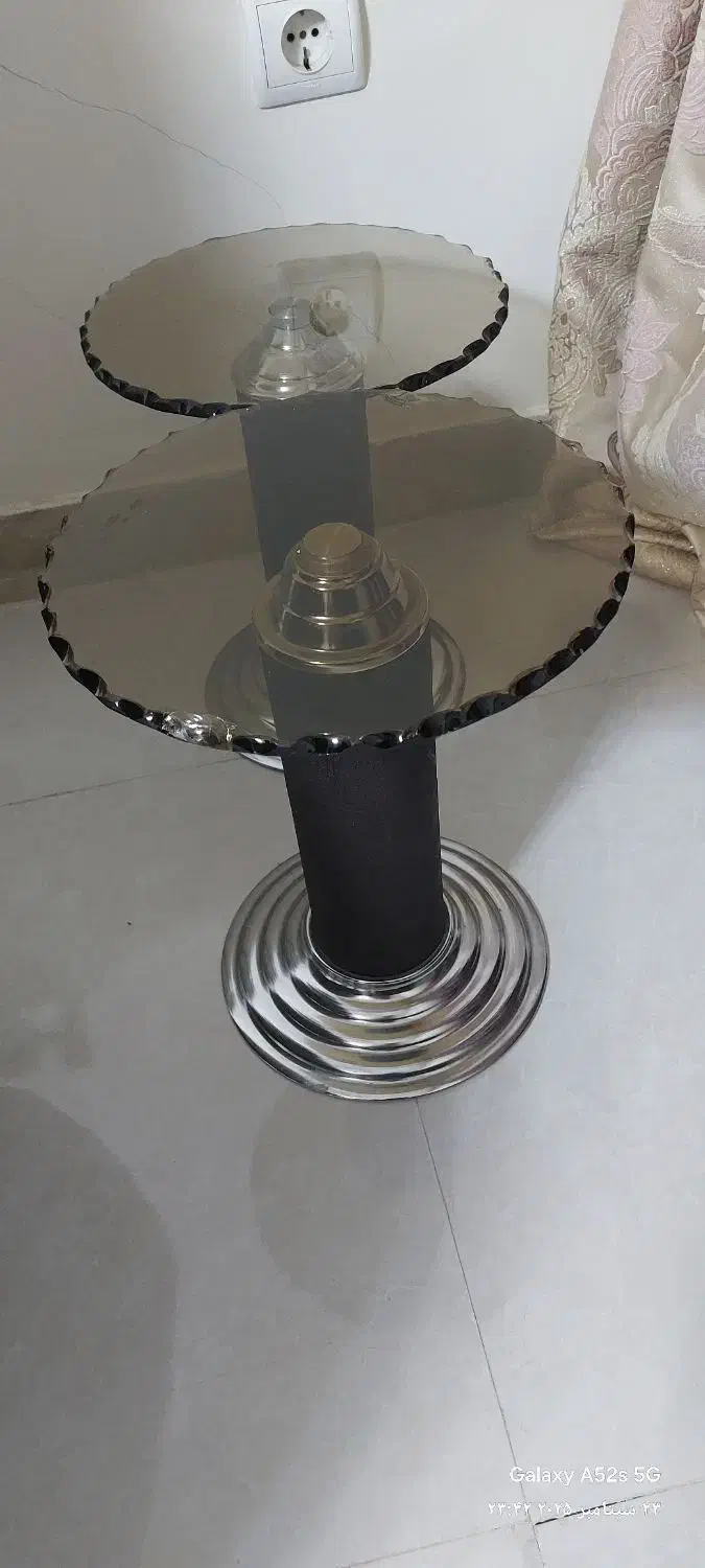 میز وسط و ۴ عدد عسلی ام دی اف و شیشه|مبلمان خانگی و میز عسلی|ایلام, |دیوار