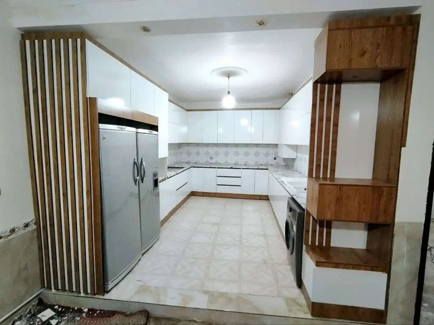 کابینت هایگلاس/پاخور+تاج/سفید و رنگ چوب طبیعی|مصالح و تجهیزات ساختمان|سیرجان, |دیوار