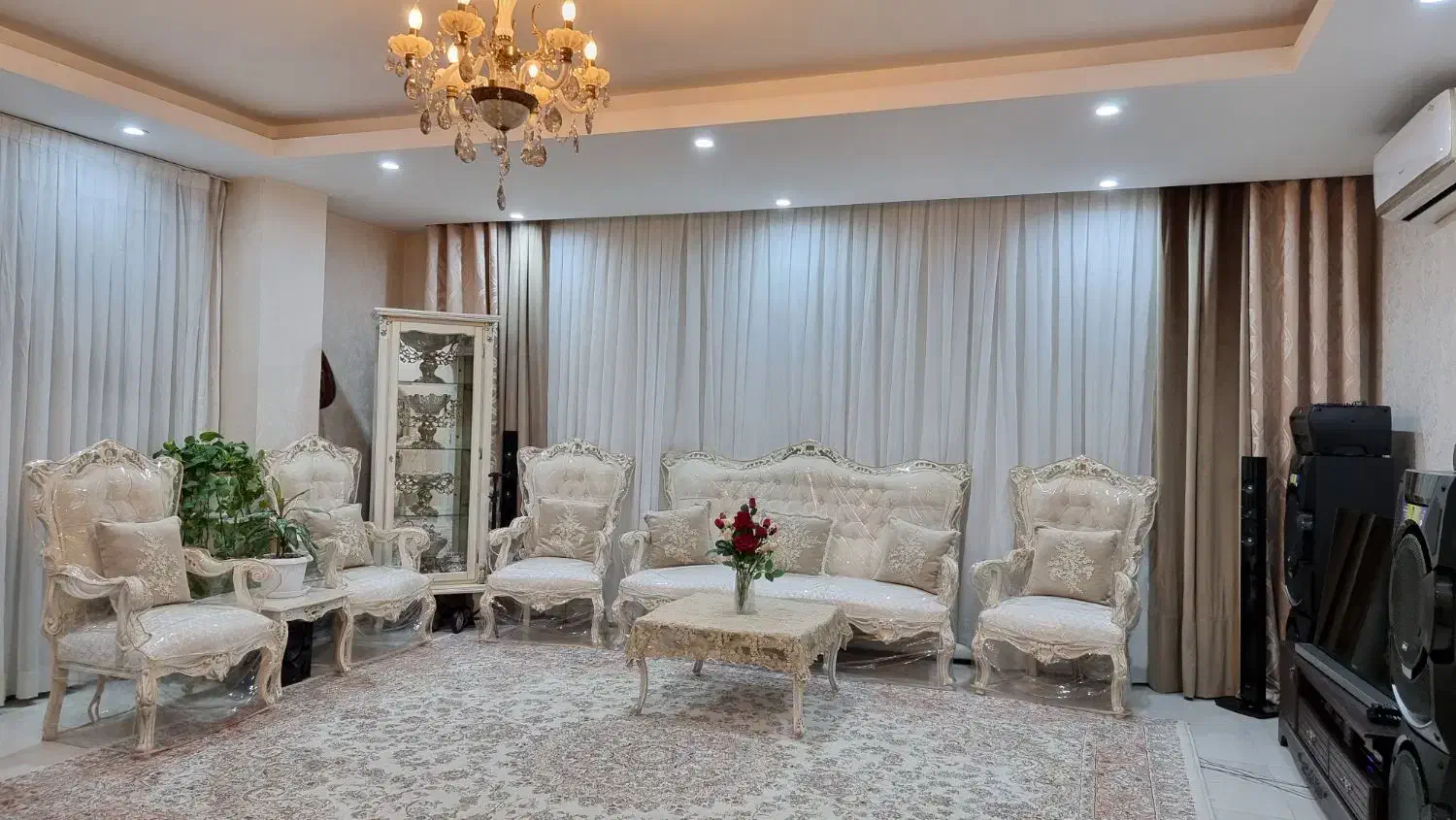 مبلمان کلاسیک|مبلمان خانگی و میز عسلی|ماهدشت, |دیوار