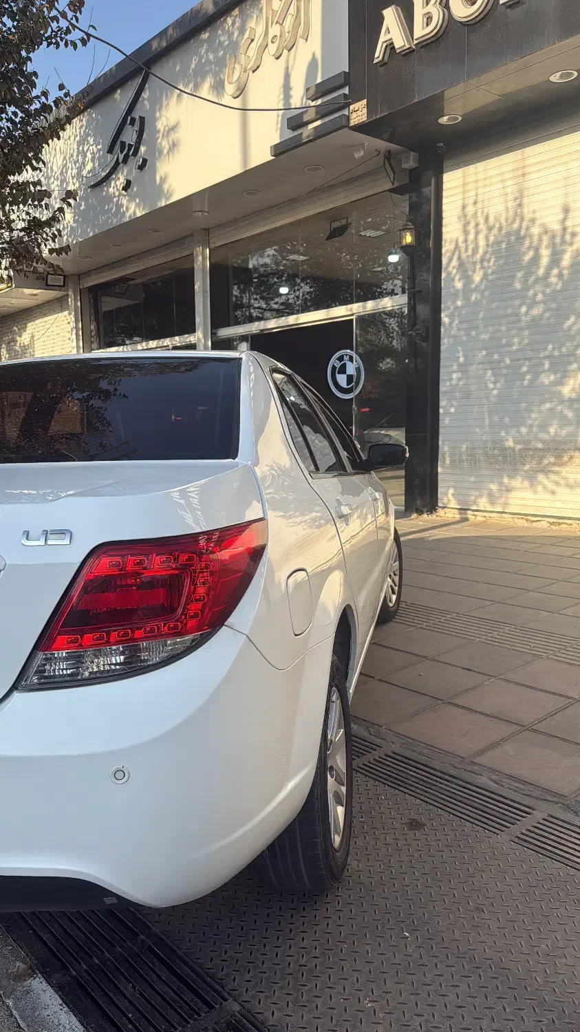 دنا مدل ۱۴۰۰سفید دنده|خودرو سواری و وانت|یزد, |دیوار