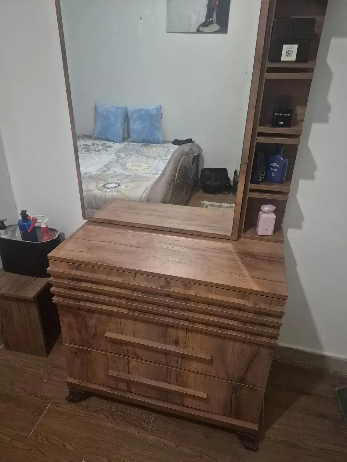 دراور|جاکفشی، کمد، دراور|مشکین‌دشت, |دیوار