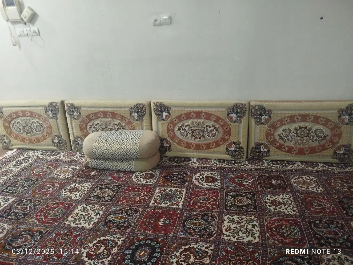 پشتی در حد نو|پشتی|اهواز, نادری|دیوار