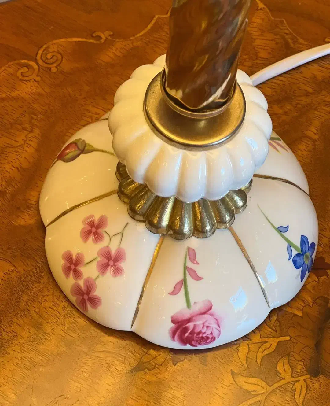 چراغ جفت، تلفیق برنز و چینی|چراغ خواب و آباژور|تبریز, |دیوار