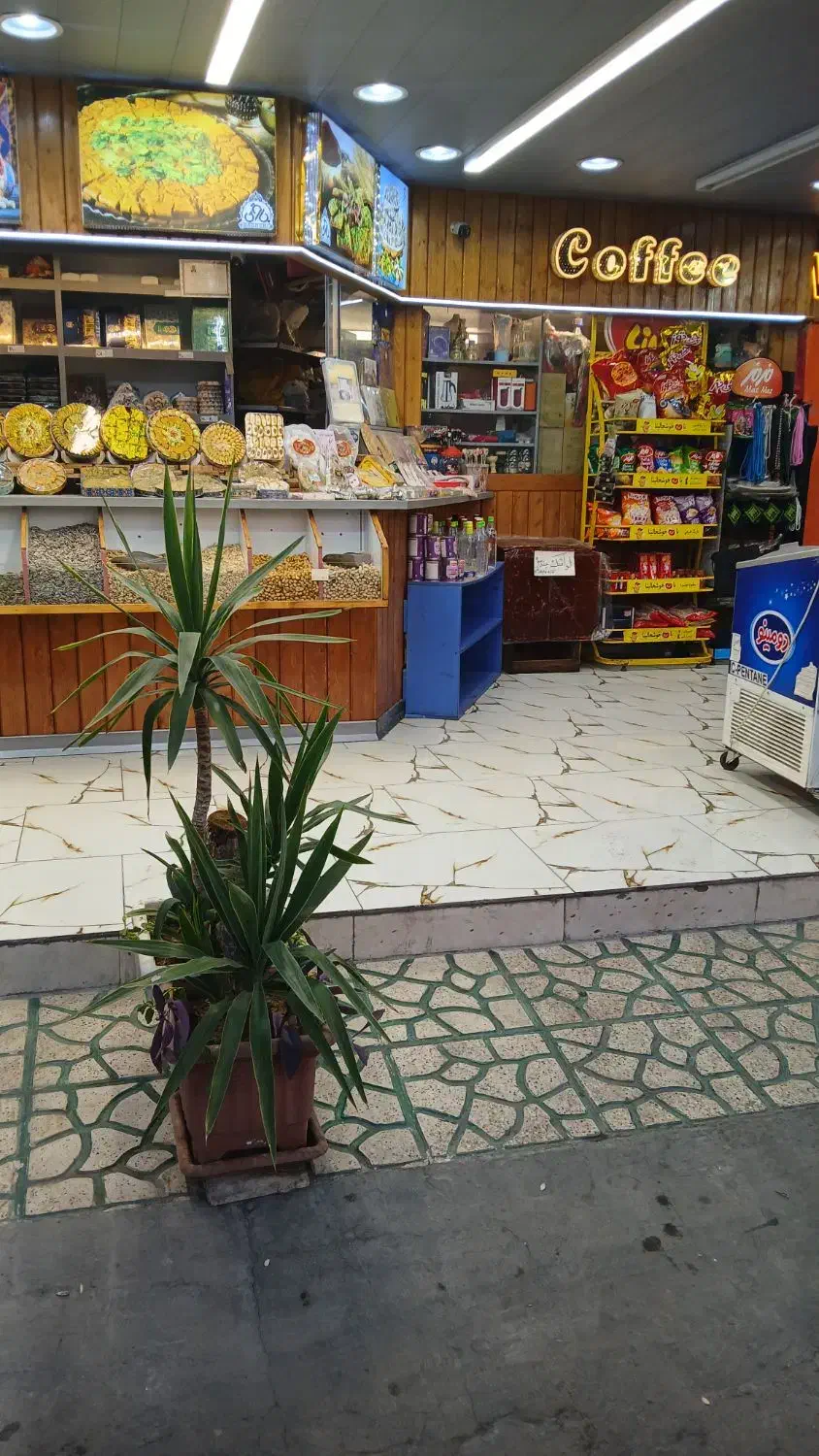استخدام فوری سوهانی و ساندویچی|استخدام خدمات فروشگاه و رستوران|قم, کوه سفید|دیوار
