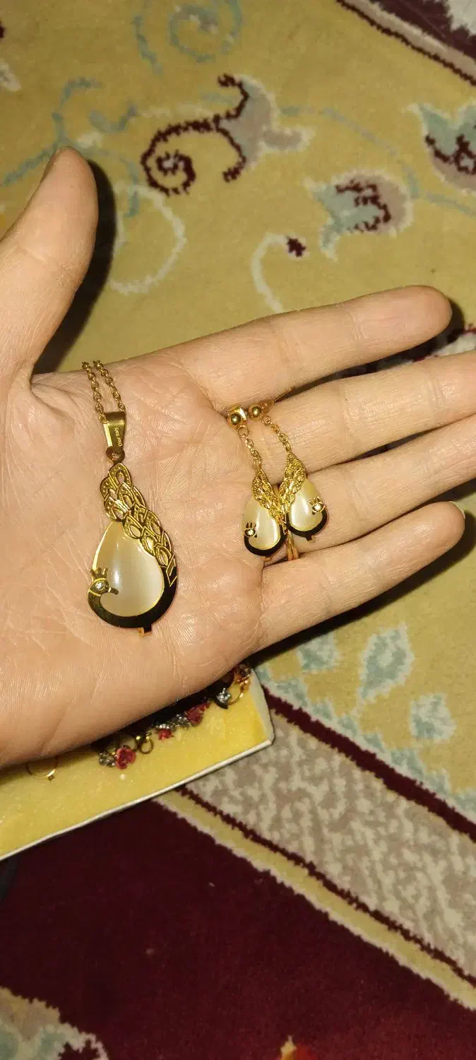 ساعت زنونه|ساعت|قرچک, قشلاق جیتو|دیوار